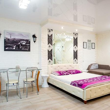 Apartamento Studio On Oliinyka Street Mykolaiv Exterior foto